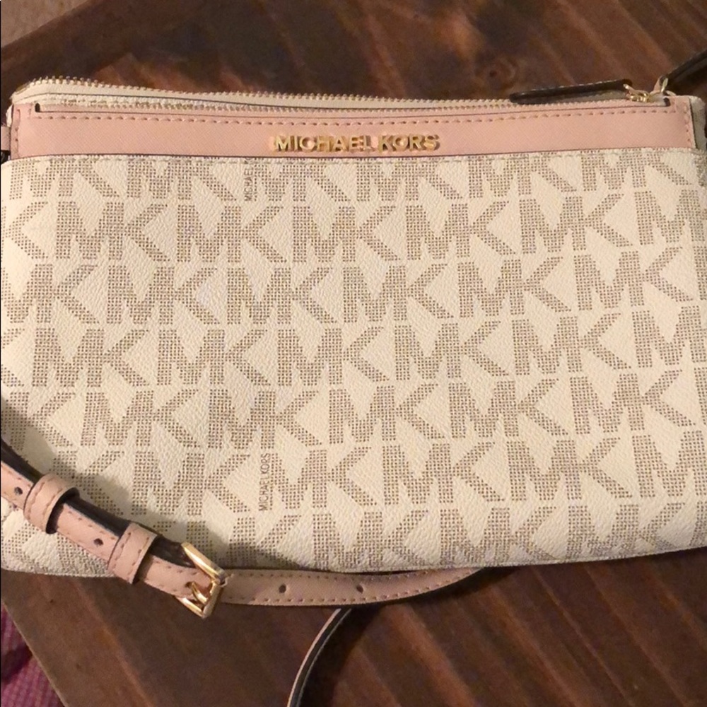Michael Kors purse 👜